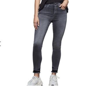 Good American Good Legs Raw Hem Crop Skinny Jeans size 6/28